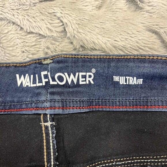 Wallflower Jeans Womens Size 24 Regular Ultra Fit Skinny Dark Wash Stretch Denim - Picture 4 of 8